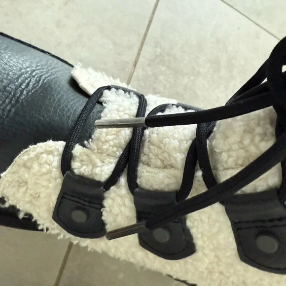 Sorel Women’s Explorer II Joan Boot. Size 7.5. Black/Sea Salt. - Picture 9 of 11